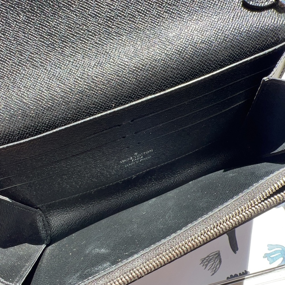 Louis Vuitton Twist Chain Wallet - Picture 6 of 8